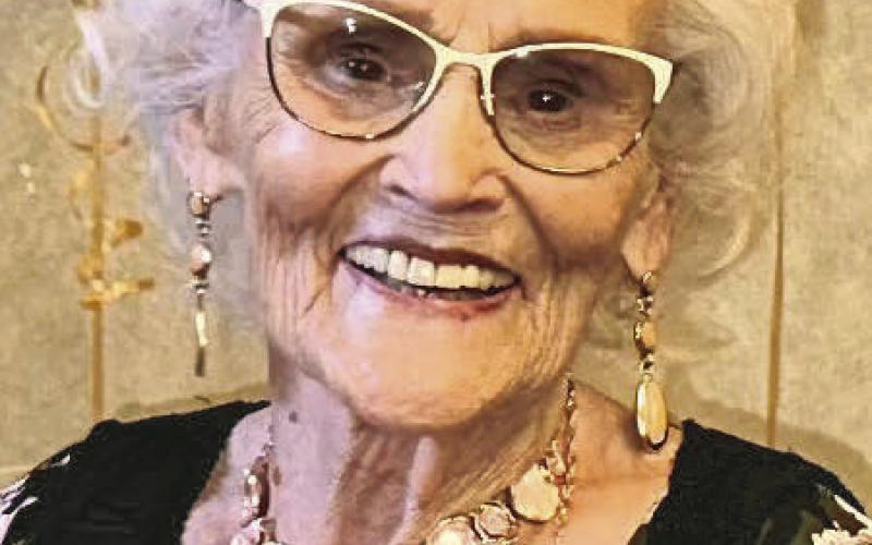 Karen McMacken Ellis was recognized as the oldest attendee at the Bradley reunion. Reporter &amp; Farmer | Subscriber snapshot