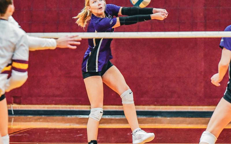 Liza Purdy receives the ball during Waubay/Summit’s 0-3 loss to Webster Area BearcatsOct. 28 in Webster. Set scores for the match were 21-25, 18-25 and 18-25. Reporter &amp;amp; Farmer | Leyton Beardslee