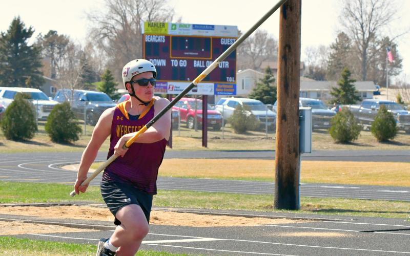 McKoy Pereboom begins a pole vault attempt April 21 at Webster. Reporter &amp;amp; Farmer | Leyton Beardslee