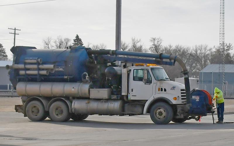 Cleaning sewer lines