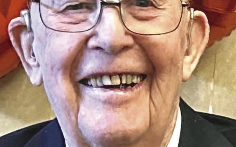 Merle Peterson (Class of 1948) was recognized as the oldest Bradley graduate with a class ring. Reporter &amp; Farmer | Subscriber snapshot