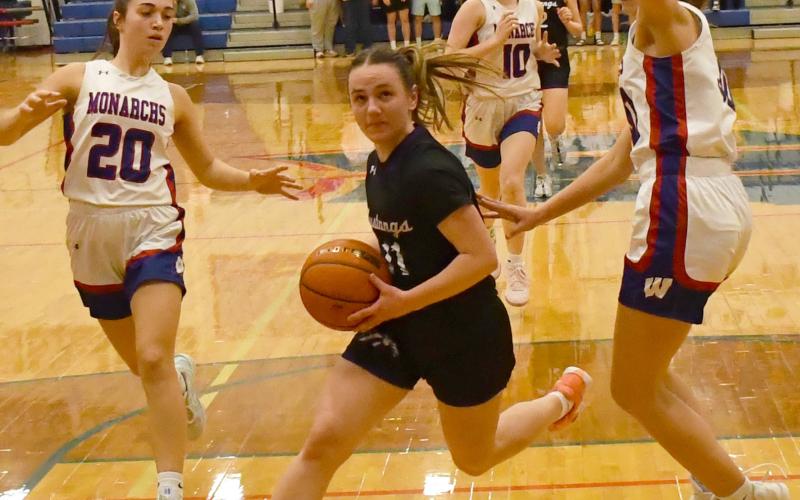 Mustangs girls basketball fall short of crowning achievement against Monarchs