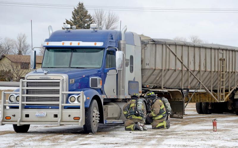 BIG RIG TEMPORARILY BECOMES HOT WHEELS