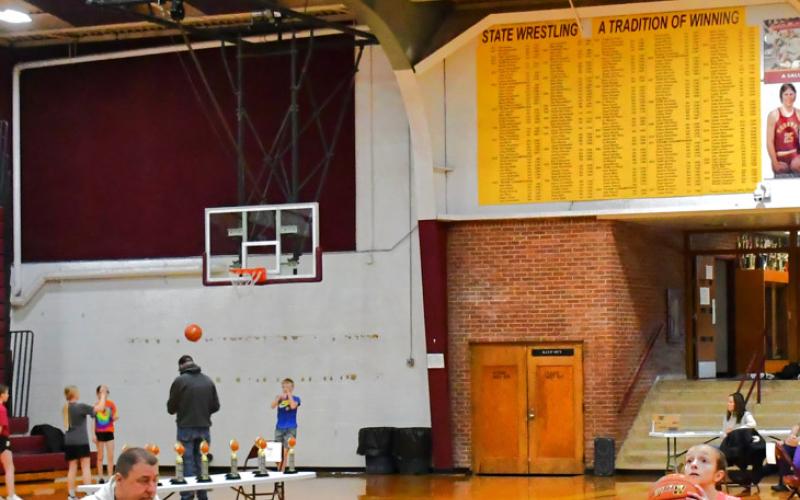 Reporter &amp;amp; Farmer | Connor Handrahan Knights of Columbus held the annual free throw contest for ages 9-14 Jan. 25. To the right Lindsey Butler is shooting her free throws being judged by Tim Gaikowski.