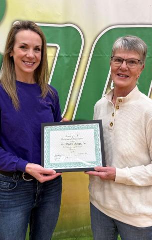 Jennifer Nelson, left and Thea Pallansch accepted the TLC Physical Therapy Friend of 4-H award. Reporter &amp; Farmer |Subscriber snapshot