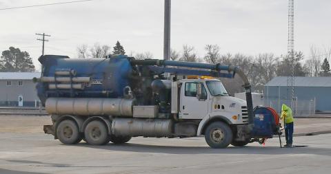 Cleaning sewer lines