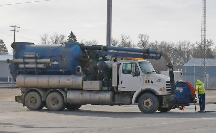 Cleaning sewer lines