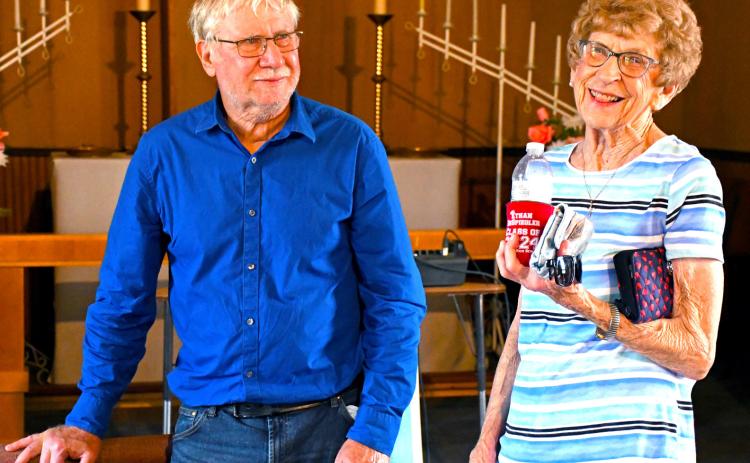Syndicated columnist and author Jerry Nelson talks with Webster’s Marilyn De-Spiegler Aug. 6 at a fundraising event for the center. Nelson gave a 30-plus minute presentation, sharing a mix of comedic tales from throughout his life. Reporter &amp; Farmer | Amanda Dulitz
