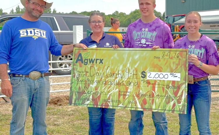 4-Hers receive donation